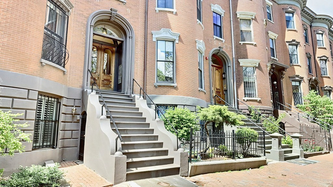 27 Worcester Sq, Unit 2