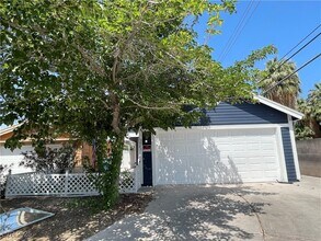 5005 Celebrity Cir in Las Vegas, NV - Building Photo - Building Photo