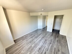 5405 Kester Ave in Los Angeles, CA - Building Photo - Building Photo