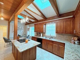 11831 Thornberry Ln in Baton Rouge, LA - Building Photo