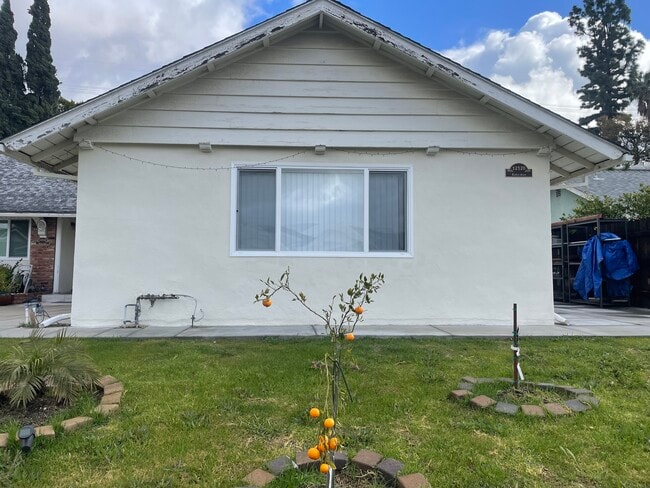 12120 Rahn Ave in Granada Hills, CA - Building Photo - Building Photo