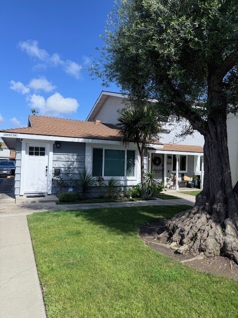 10152 Ascot Cir in Huntington Beach, CA - Building Photo - Building Photo