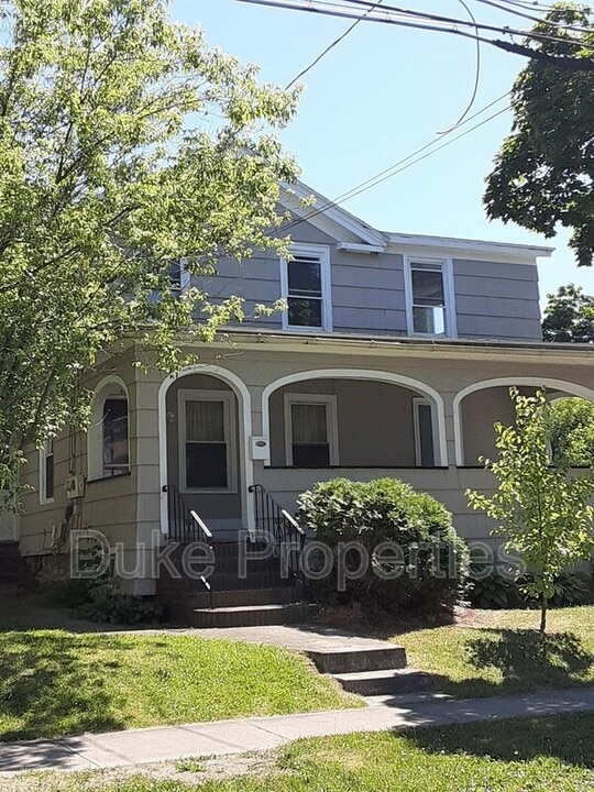 68 Orchard St in Auburn, NY - Building Photo