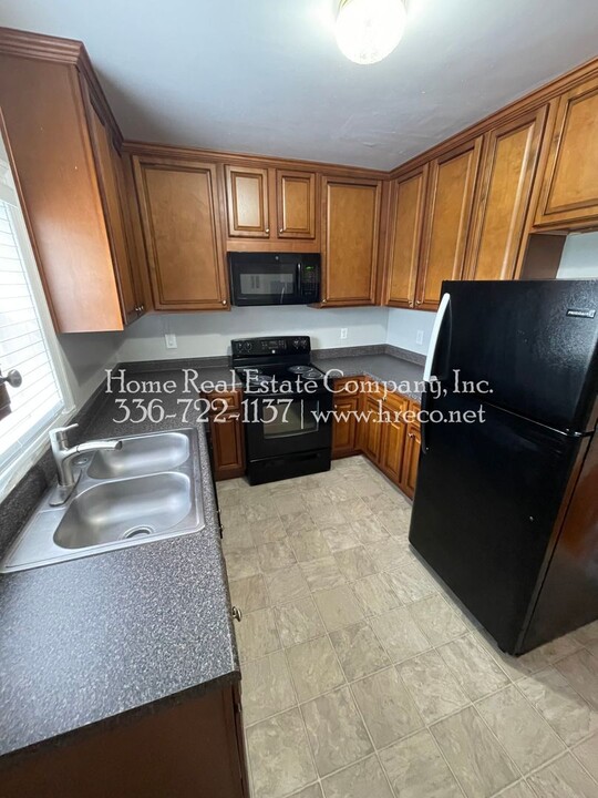 805 W End Blvd in Winston-Salem, NC - Building Photo