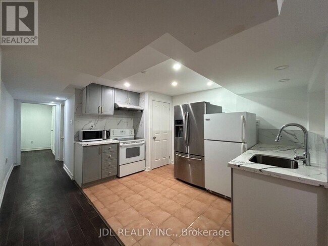 153 Morningview Trail in Toronto, ON - Building Photo - Building Photo