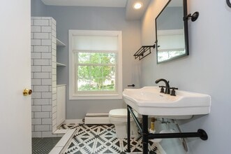 706 Juniper Rd in Glenview, IL - Building Photo - Building Photo