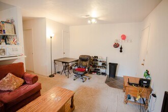 802 Claytor Square in Blacksburg, VA - Building Photo - Building Photo