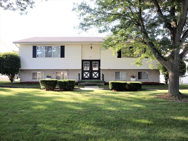 Hazel Park Apartments in Mount Morris, MI - Foto de edificio - Building Photo