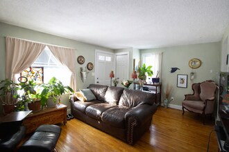 93 Clayton St in Buffalo, NY - Building Photo - Building Photo