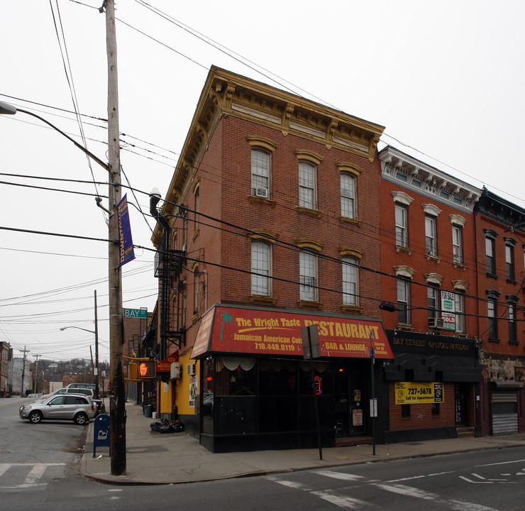 668 Bay St in Staten Island, NY - Building Photo