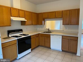 4080 Fountainside Ln in Fairfax, VA - Building Photo - Building Photo