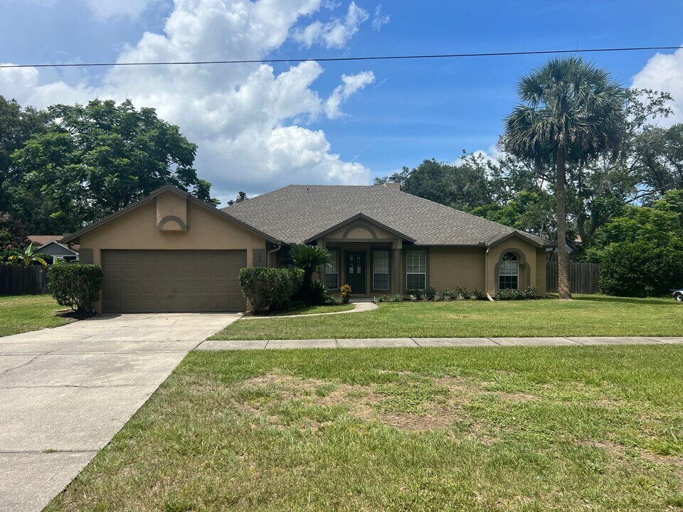 106 W Frederick Ave in Lake Mary, FL - Building Photo