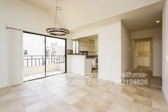 3221 Francois Dr in Huntington Beach, CA - Building Photo - Building Photo