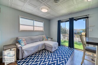218 Sand Piper Dr in North Topsail Beach, NC - Building Photo - Building Photo