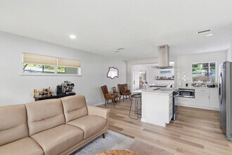 4206 W Iowa Ave in Tampa, FL - Foto de edificio - Building Photo