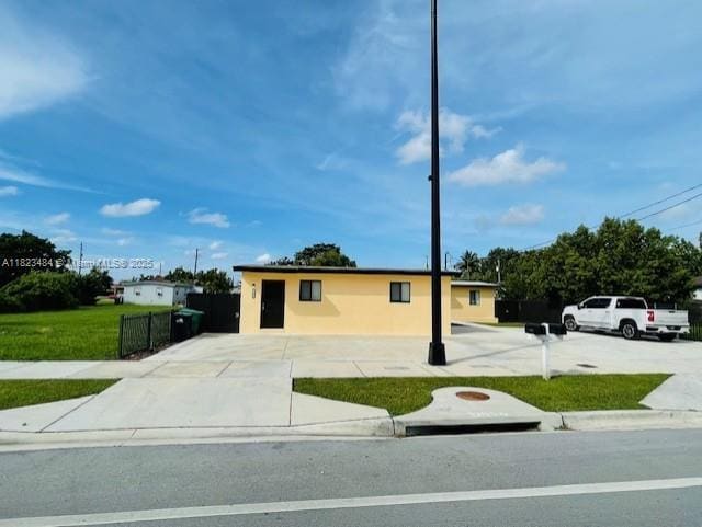 12121 SW 216th St in Miami, FL - Building Photo - Building Photo