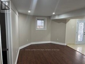 5186 Durie Rd in Mississauga, ON - Building Photo - Building Photo