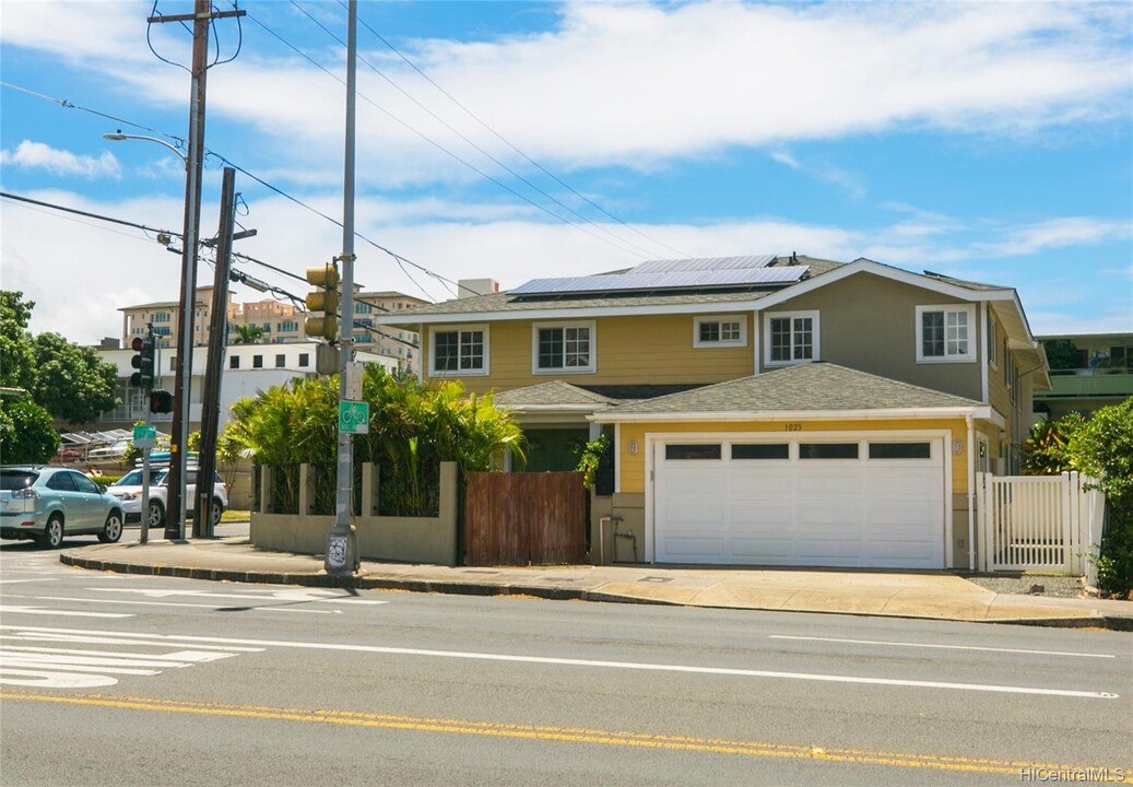 1025 Punahou St in Honolulu, HI - Building Photo