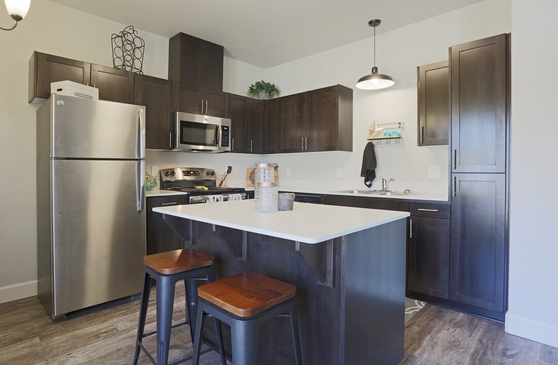 The Summit @ Red Leaf in Salem, OR - Foto de edificio