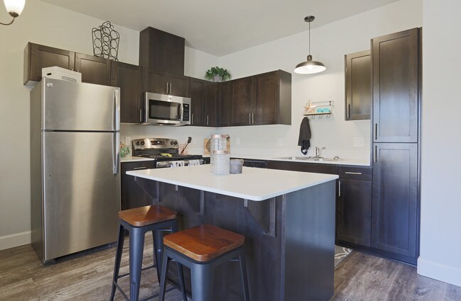 The Summit at Red Leaf in Salem, OR - Building Photo - Interior Photo