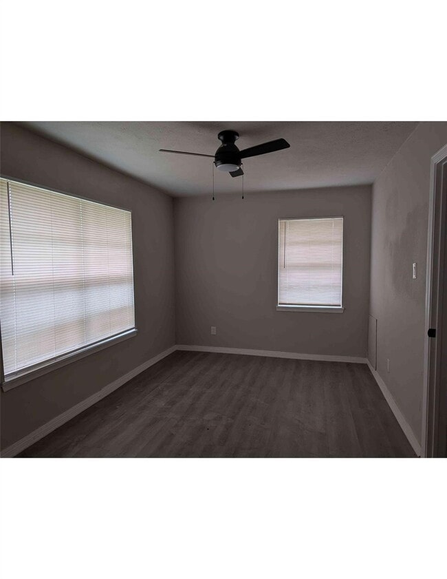 property at 10922 Lockgate Ln