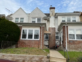 5821 N 6th St in Philadelphia, PA - Building Photo