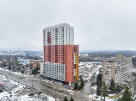 Sylk Towers in Kitchener, ON - Building Photo