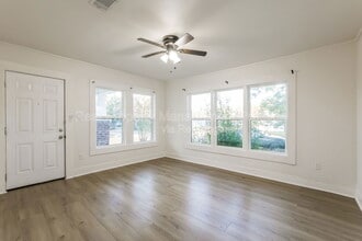 310 W James Ave in Baytown, TX - Building Photo - Building Photo