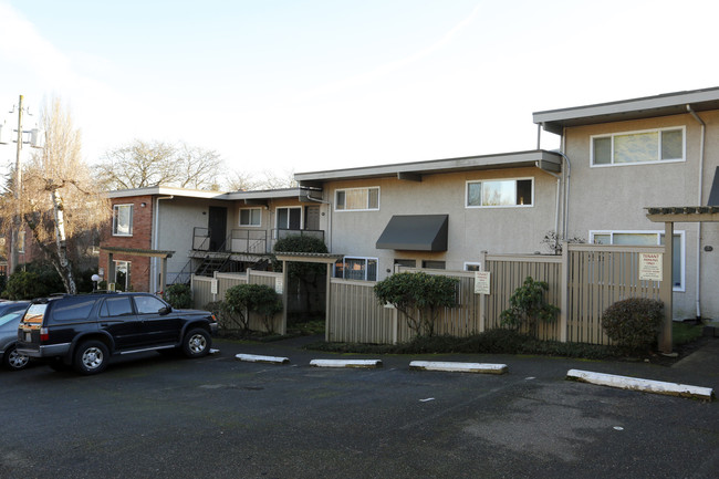 Terrace View Apartments in Seattle, WA - Building Photo - Building Photo