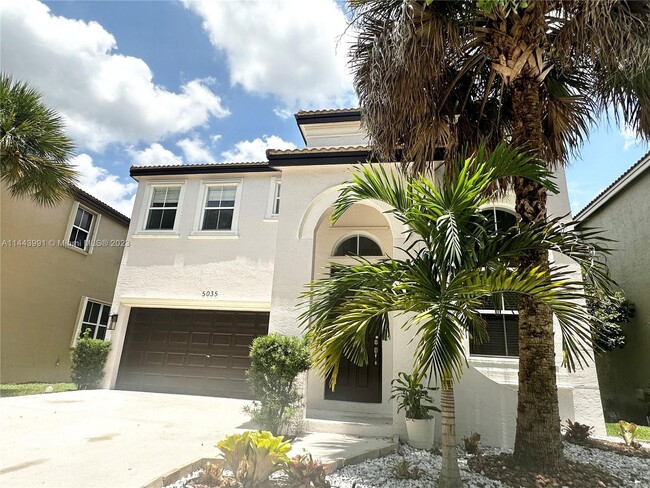 5035 SW 155th Ave in Miramar, FL - Foto de edificio - Building Photo