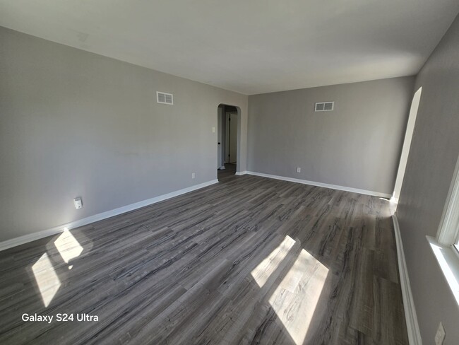401 Millman Dr in St. Louis, MO - Foto de edificio - Building Photo