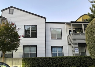 Montage Apartments in Palo Alto, CA - Foto de edificio - Building Photo