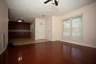 938 Shawnee St in Houston, TX - Building Photo - Building Photo