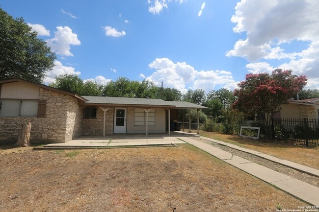 6010 Shoreview Pl in San Antonio, TX - Building Photo - Building Photo