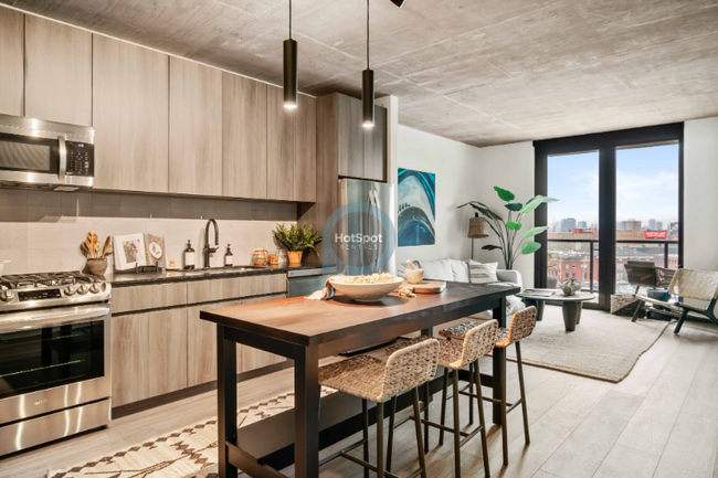 property at 1440 W Randolph St