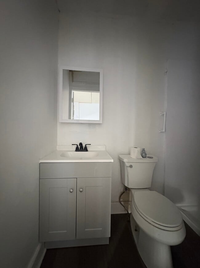 942 Franklin St, Unit 1 in Reading, PA - Foto de edificio - Building Photo