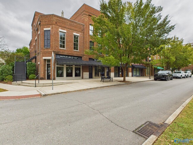 69 Town Center Dr NW