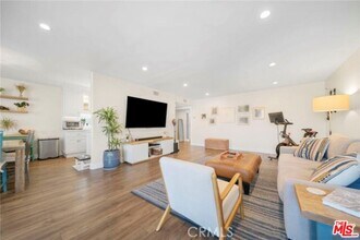 5301 Balboa Blvd in Los Angeles, CA - Building Photo - Building Photo