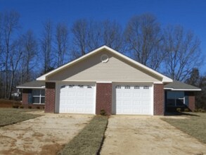 Quail Run Estates in McMinnville, TN - Foto de edificio - Building Photo