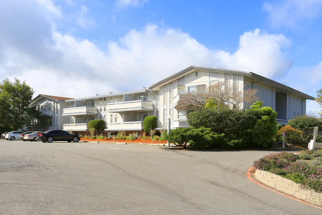 Chateau Chillon Apartments in Mill Valley, CA - Foto de edificio - Building Photo