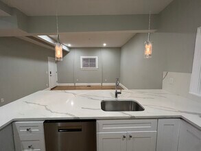 75 Pearl St, Unit 1 in Somerville, MA - Foto de edificio - Building Photo