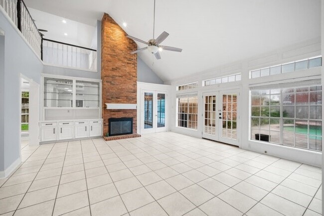 property at 3622 Springhill Ln
