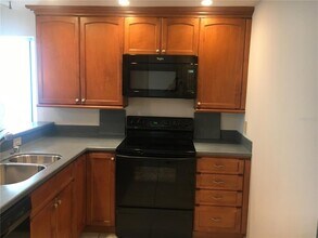 1111 N Gulfstream Ave in Sarasota, FL - Building Photo - Building Photo