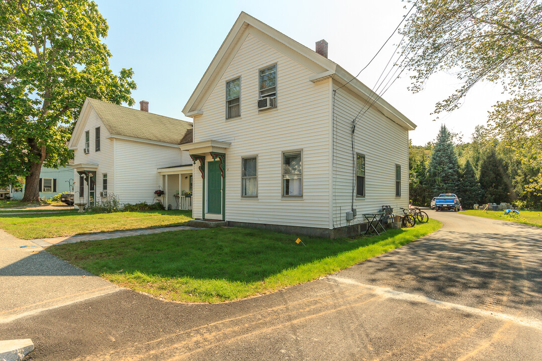 16-18-20 Broadway St in Westford, MA - Building Photo