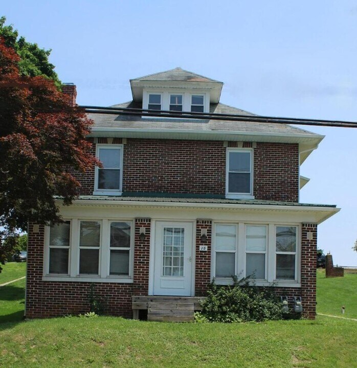 15 N Main St in Loganville, PA - Building Photo