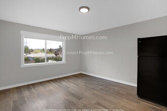 7307 SE 76th Ave in Portland, OR - Building Photo - Building Photo