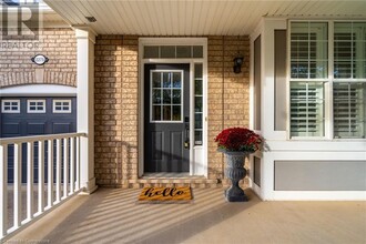 2275 Lyness Ave in Oakville, ON - Building Photo - Building Photo