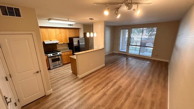 19503 Stevens Creek Blvd in Cupertino, CA - Building Photo - Building Photo