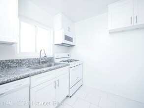 2231 Hauser Blvd in Los Angeles, CA - Building Photo - Building Photo