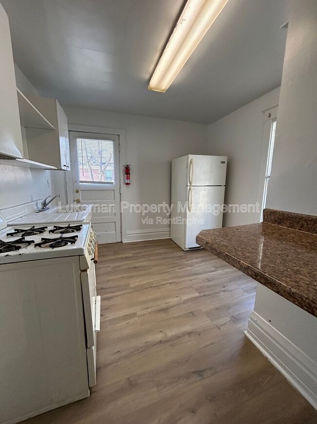 1324 S Westnedge Ave in Kalamazoo, MI - Building Photo - Building Photo